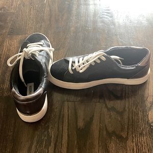 Steve Madden leather / suede shoes